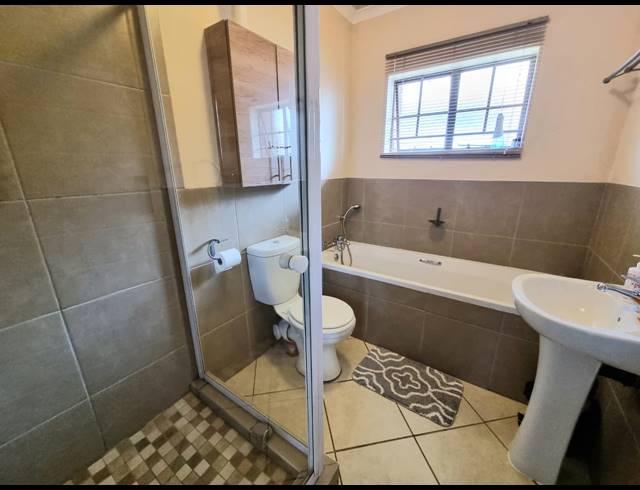 2 BEDROOM APARTMENT FOR SALE IN NOORDWYK
